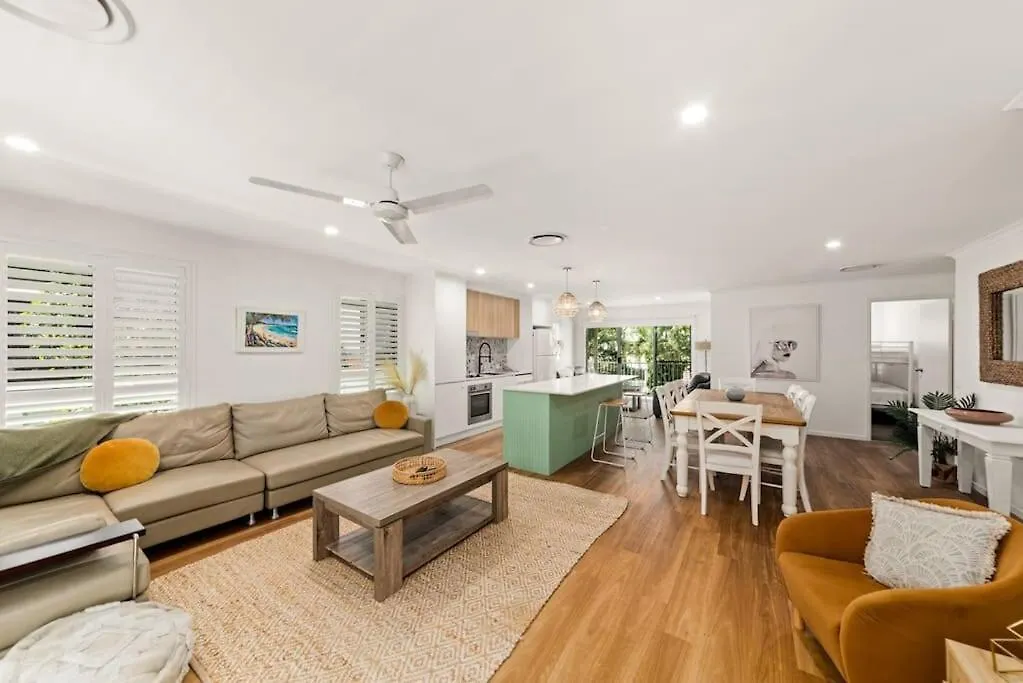 Large Noosaville Gem - Off Gympie Terrace