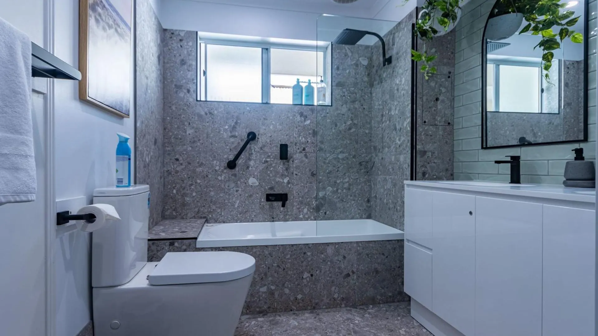 Large Noosaville Gem - Off Gympie Terrace