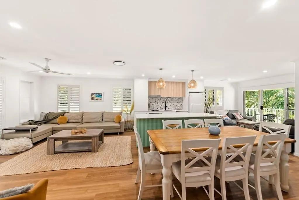 Large Noosaville Gem - Off Gympie Terrace